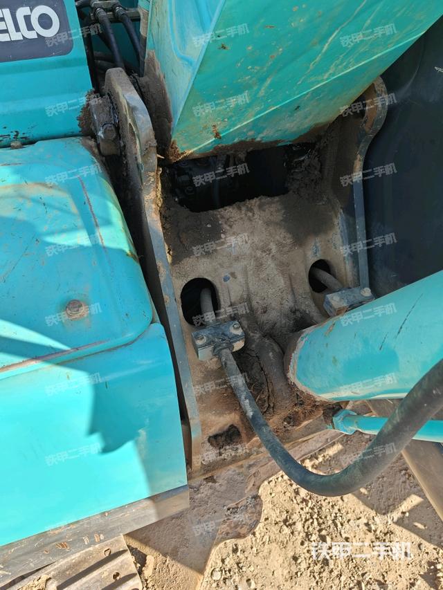 大臂根部?斜（工作和回轉(zhuǎn)裝置）