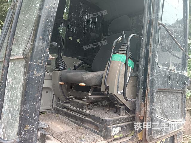 驾驶室整体（整机外观）