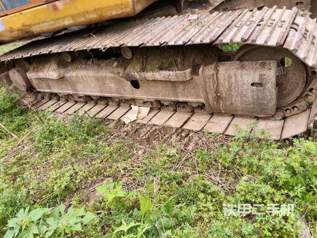 雷沃重工FR170挖掘机的设备实拍-第3张实拍照片