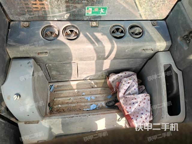 座椅后部(駕駛室部分) 座椅后部(駕駛室部分)