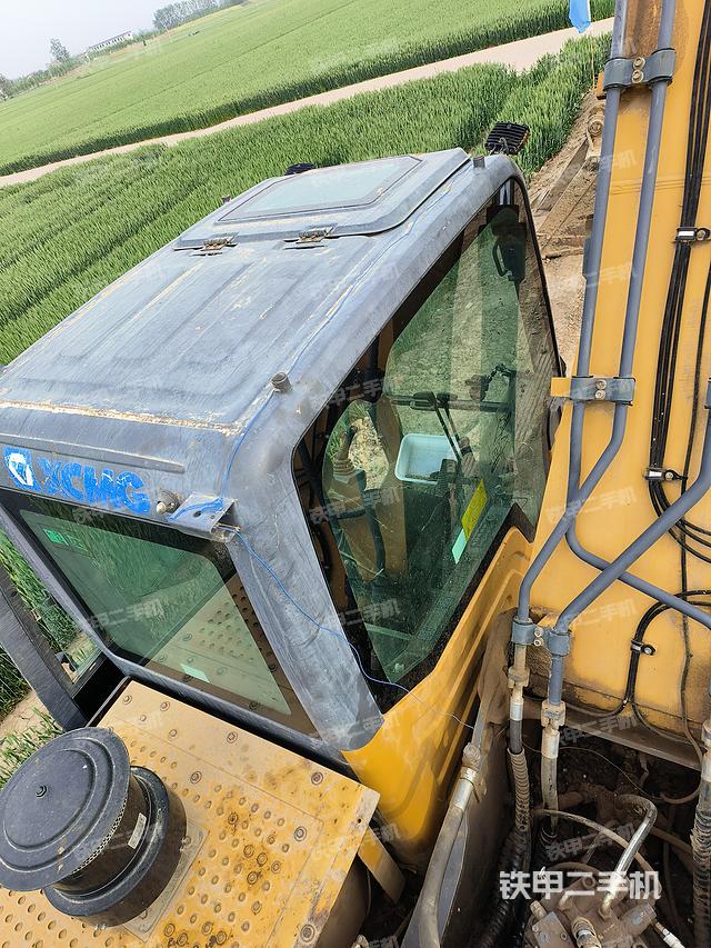 駕駛室頂部（整機外觀）