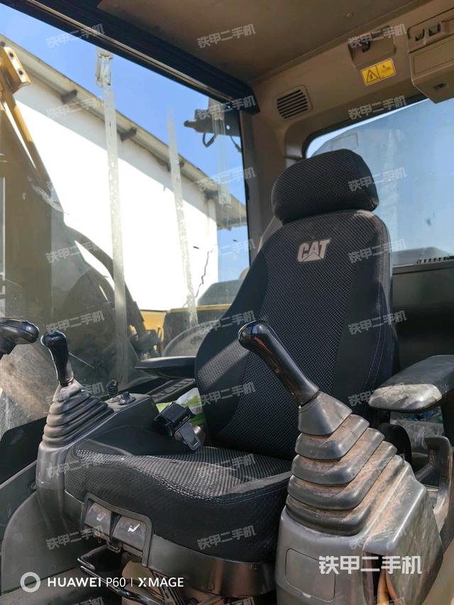 駕駛室整體（整機外觀）