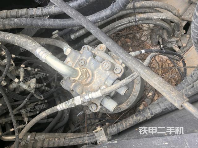 回轉(zhuǎn)馬達（上車部件）