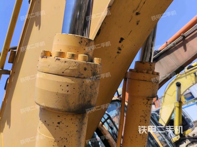 大臂油缸整體?豎拍(工作和回轉(zhuǎn)裝置) 大臂油缸整體?豎拍(工作和回轉(zhuǎn)裝置)