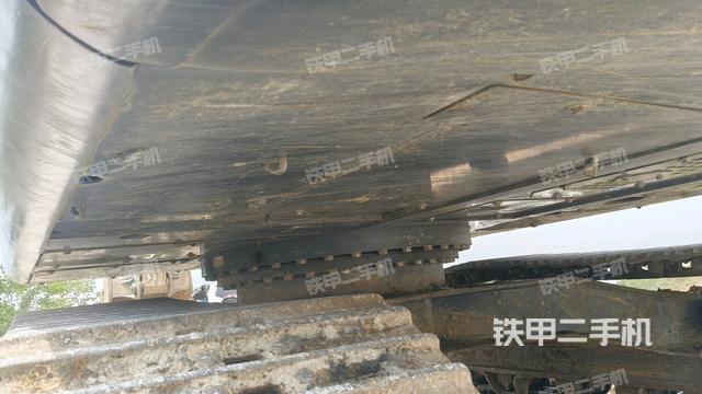 轉(zhuǎn)盤和下車架正前(工作和回轉(zhuǎn)裝置) 轉(zhuǎn)盤和下車架正前(工作和回轉(zhuǎn)裝置)