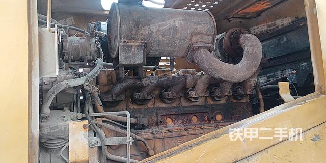 发动机右侧（整机外观及大件）