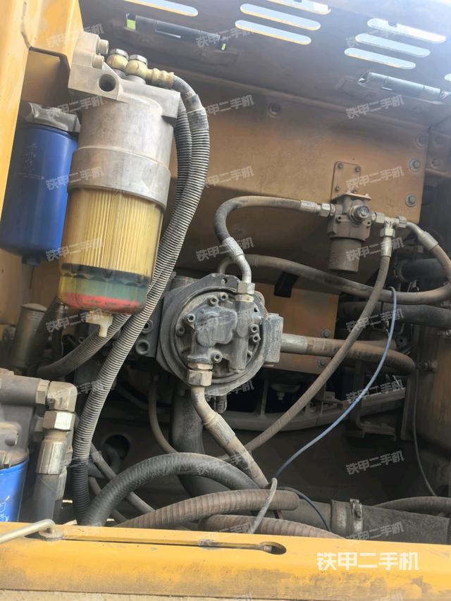 液壓泵斜45?右（大件艙室）