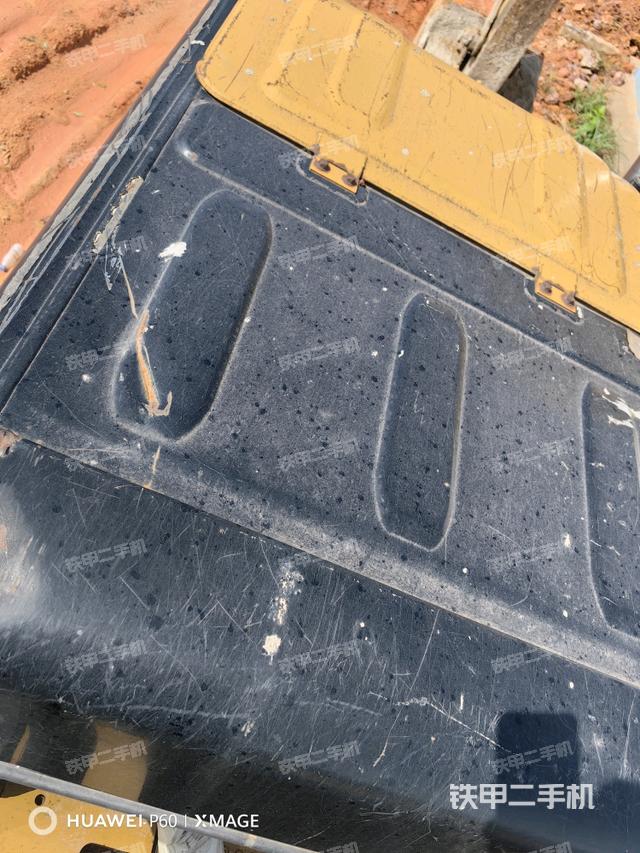 駕駛室頂部（整機外觀）