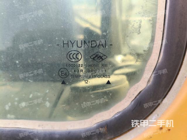 后窗玻璃角標(biāo)(駕駛室部分) 后窗玻璃角標(biāo)(駕駛室部分)