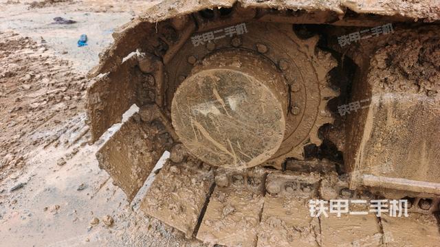 右驅(qū)動(dòng)輪（行走機(jī)構(gòu)）