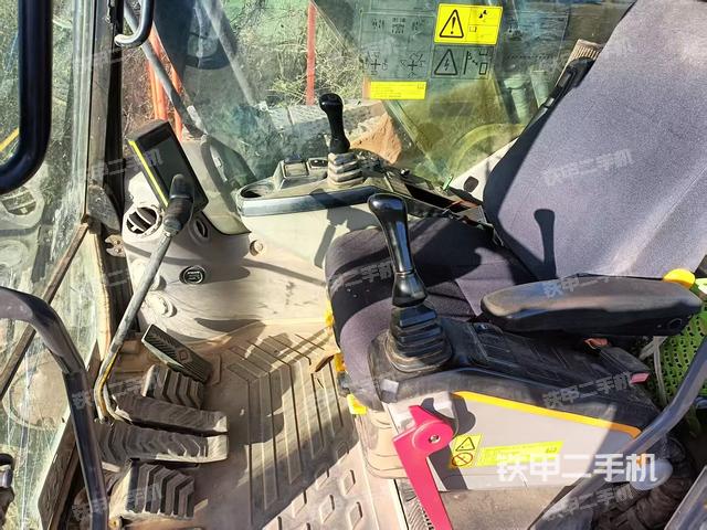 驾驶室整体（整机外观）