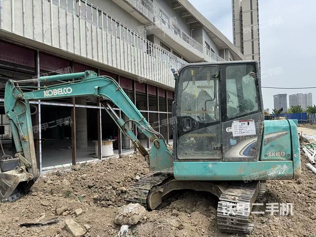 神鋼SK60-8挖掘機