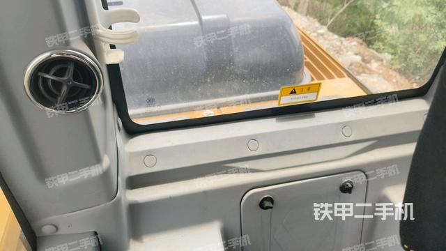 座椅右側(cè)控制臺(tái)/鑰匙門/油門/含右手柄(駕駛室部分) 座椅右側(cè)控制臺(tái)/鑰匙門/油門/含右手柄(駕駛室部分)