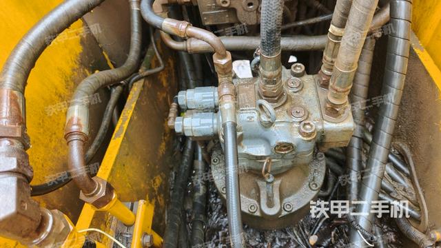 回轉(zhuǎn)馬達(dá)（上車部件）