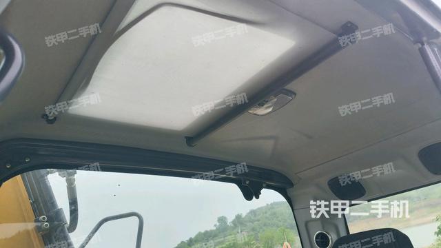 右側(cè)玻璃角標(biāo)(駕駛室部分) 右側(cè)玻璃角標(biāo)(駕駛室部分)