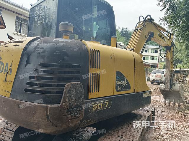 驾驶室顶部（整机外观）