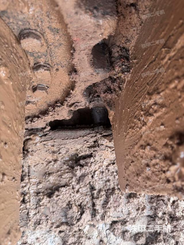 左側(cè)履帶整體?（行走機構(gòu)）