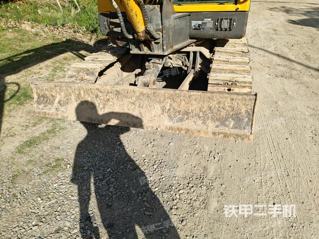 轉(zhuǎn)盤和下車架正前（工作和回轉(zhuǎn)裝置）