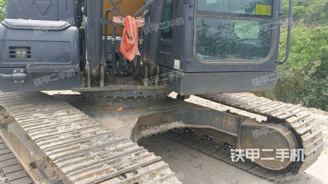 大臂根部?斜視(工作和回轉(zhuǎn)裝置) 大臂根部?斜視(工作和回轉(zhuǎn)裝置)