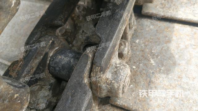 右側(cè)履帶整體(行走機(jī)構(gòu)) 右側(cè)履帶整體(行走機(jī)構(gòu))