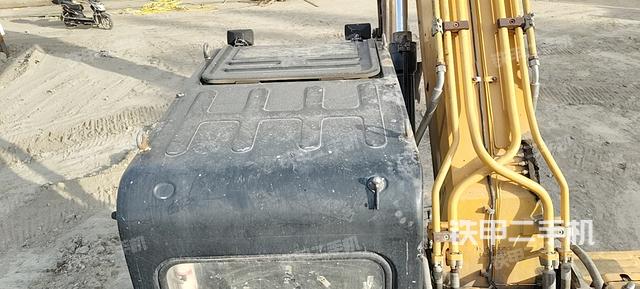 驾驶室顶部（整机外观）