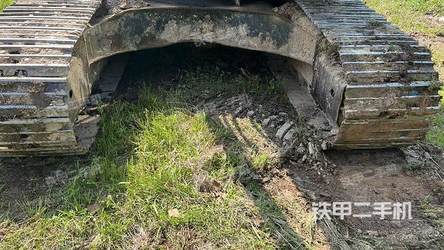 轉(zhuǎn)盤和下車架正前（工作和回轉(zhuǎn)裝置）