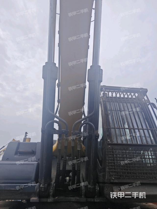 大臂油缸整體?豎拍（工作和回轉(zhuǎn)裝置）