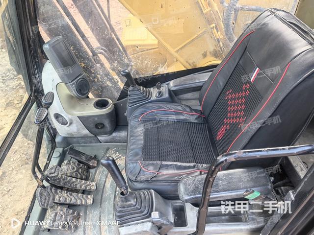 駕駛室整體（整機(jī)外觀）