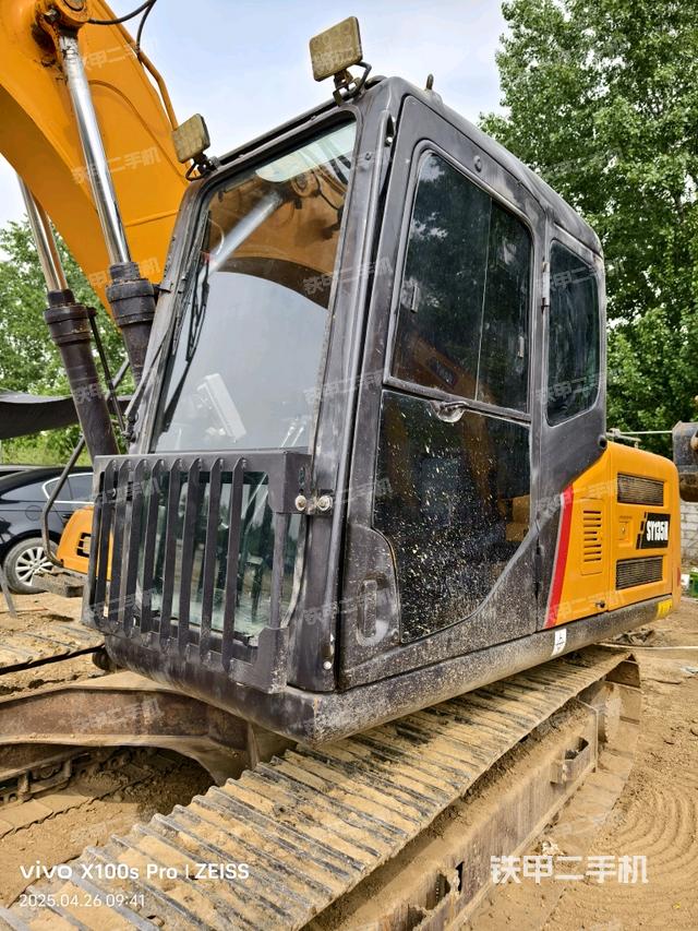 駕駛室整體(整機(jī)外觀) 駕駛室整體(整機(jī)外觀)