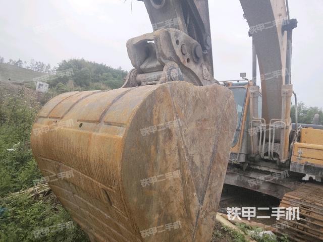 鏟斗45度(工作和回轉(zhuǎn)裝置) 鏟斗45度(工作和回轉(zhuǎn)裝置)