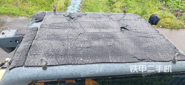 駕駛室頂部(整機外觀) 駕駛室頂部(整機外觀)