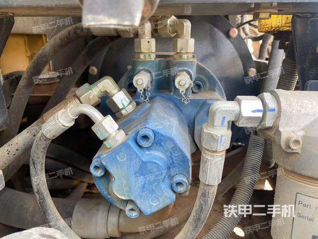 液壓泵艙室正面整體（整機(jī)外觀）