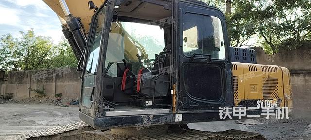 驾驶室整体（整机外观）