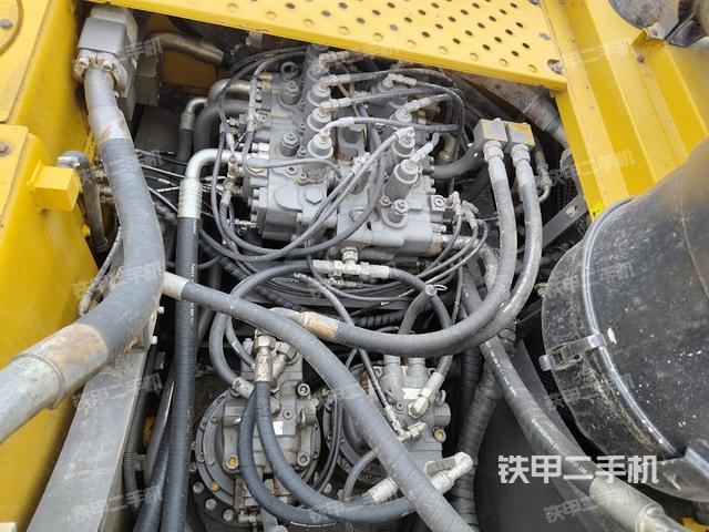 回轉(zhuǎn)馬達和主控閥（整機外觀）