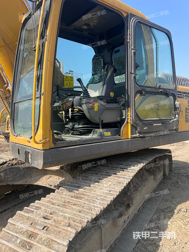 驾驶室整体（整机外观）