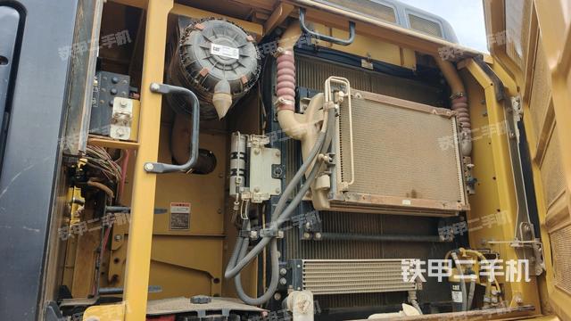 散熱器正面（大件艙室）