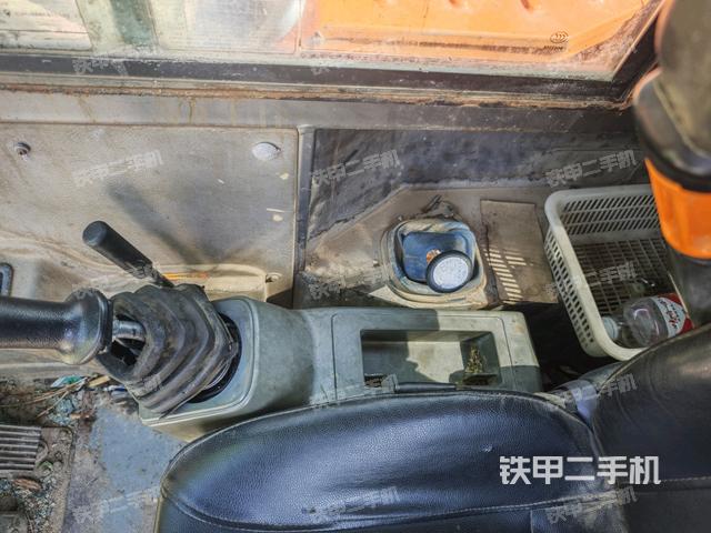 座椅左側(cè)控制臺(tái)/音響/含左手柄（駕駛室部分）