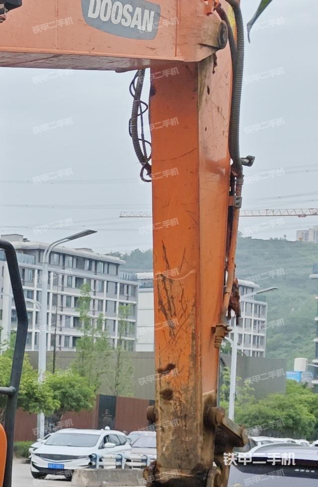 小臂整體左后(工作和回轉(zhuǎn)裝置) 小臂整體左后(工作和回轉(zhuǎn)裝置)