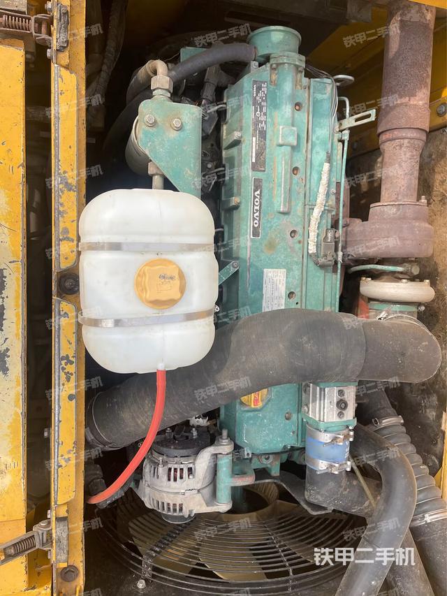 發(fā)動機整體俯視（整機外觀）