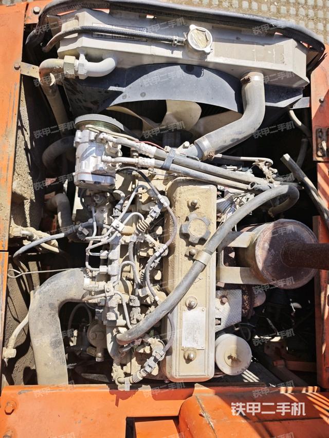 發(fā)動(dòng)機(jī)室（上車(chē)部件）