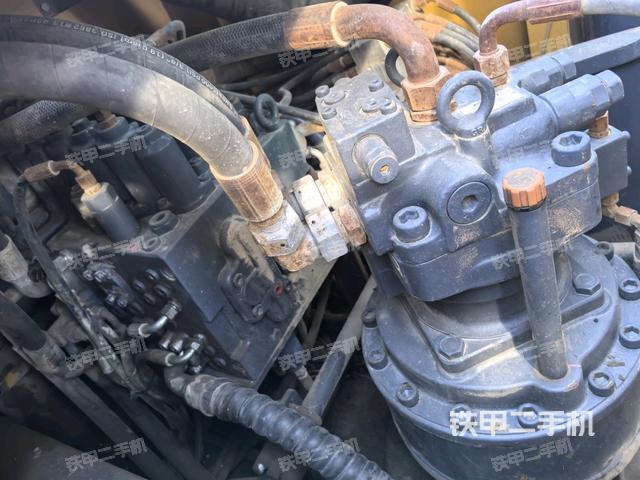 回轉(zhuǎn)馬達(dá)和主控閥(整機(jī)外觀) 回轉(zhuǎn)馬達(dá)和主控閥(整機(jī)外觀)