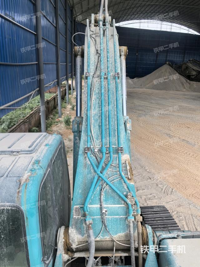 大臂背部俯視（工作和回轉(zhuǎn)裝置）