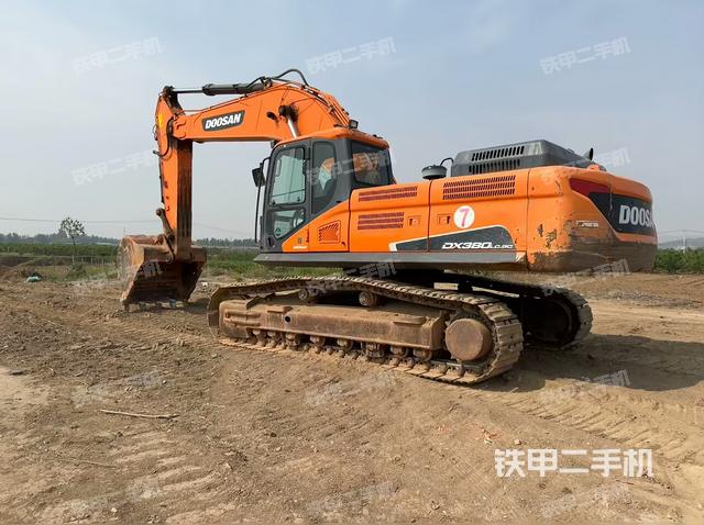 斗山DX380LC-9C挖掘機(jī)