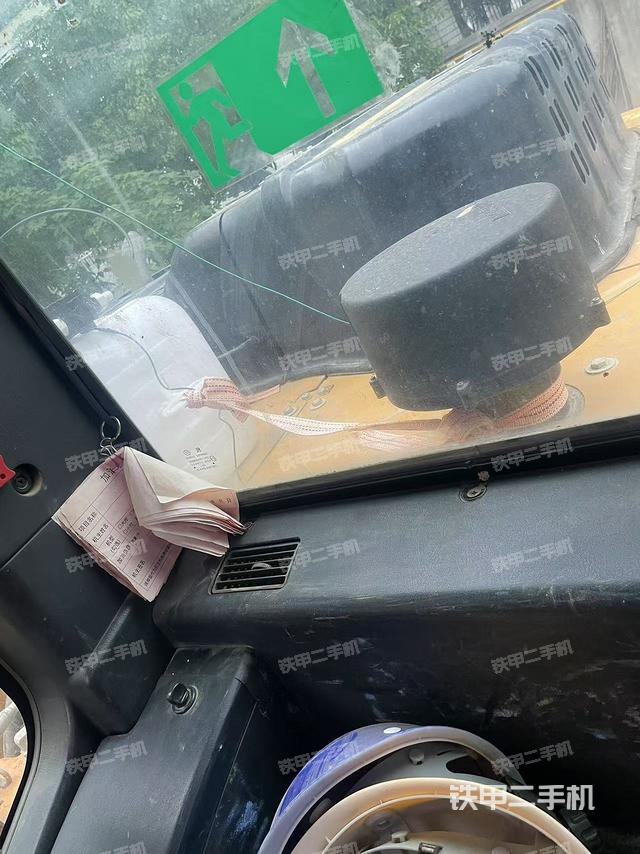 后窗玻璃角標(biāo)（駕駛室部分）