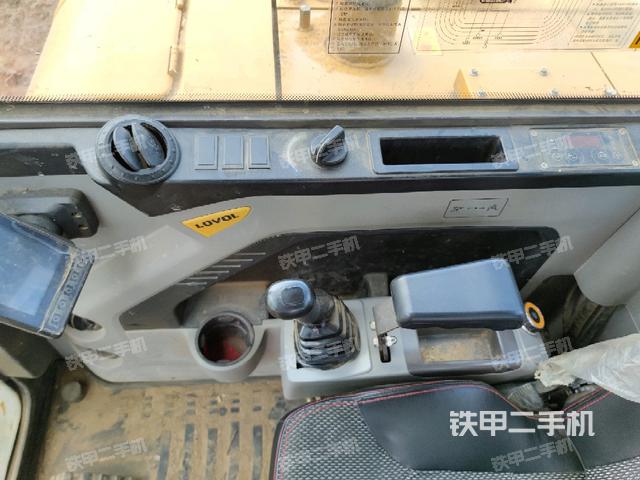 座椅右側(cè)控制臺/鑰匙門/油門/含右手柄（駕駛室部分）