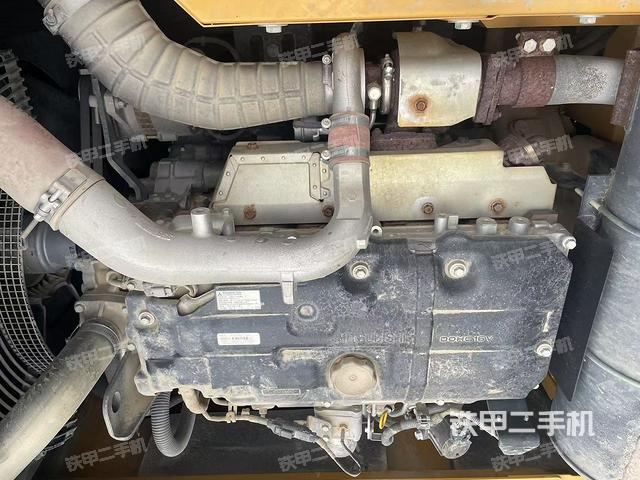 發(fā)動(dòng)機(jī)室（上車(chē)部件）