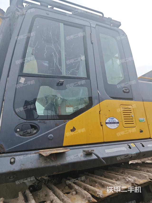 駕駛室正側(cè)（駕駛室部分）