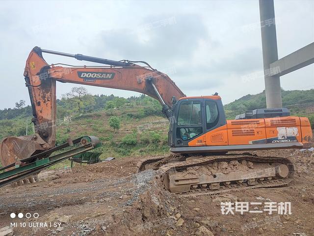 斗山DX380LC-9C挖掘機(jī)
