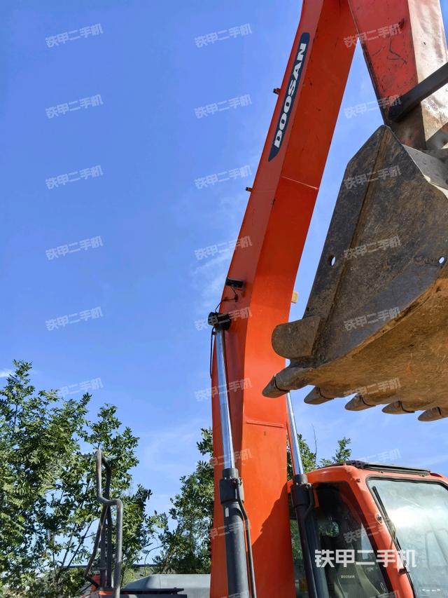 大臂整體?右側(工作和回轉裝置) 大臂整體?右側(工作和回轉裝置)