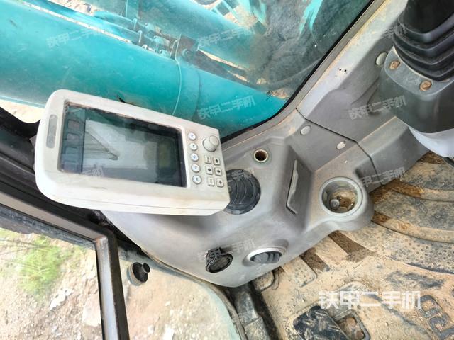 座椅右側控制臺/鑰匙門/油門/含右手柄（駕駛室部分）